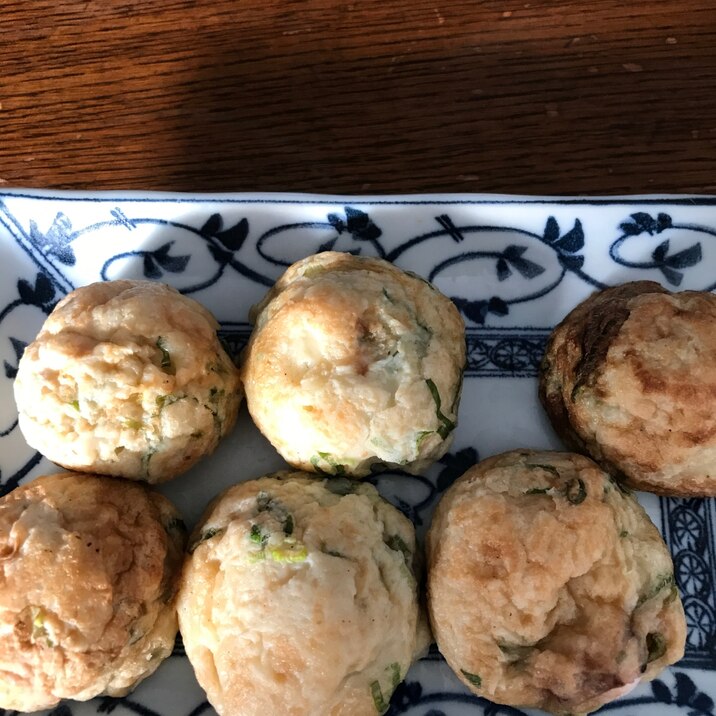 お好み焼きの粉で。簡単ふんわりたこ焼き。